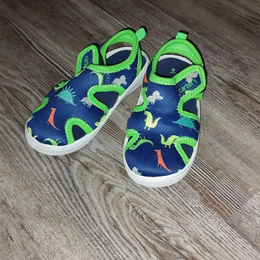 Carter's dinosaur water beach shoes Sz 9